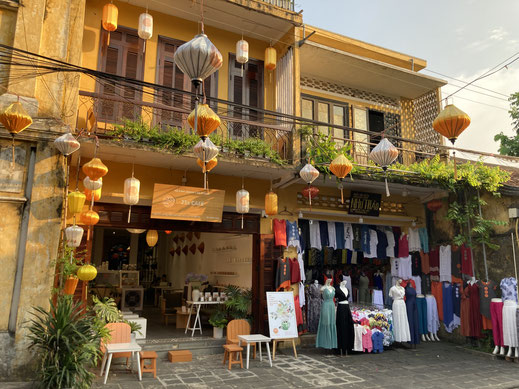 Und überall nette Läden und Cafés... Hôi An, Vietnam (Foto Jörg Schwarz)