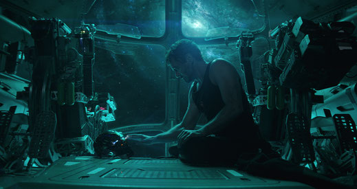 FANwerk Film Review Avengers Endgame Review Kritik Rezension Blog Iron Man Dies Captain America Thor Thanos Tony Stark in Space Rescue