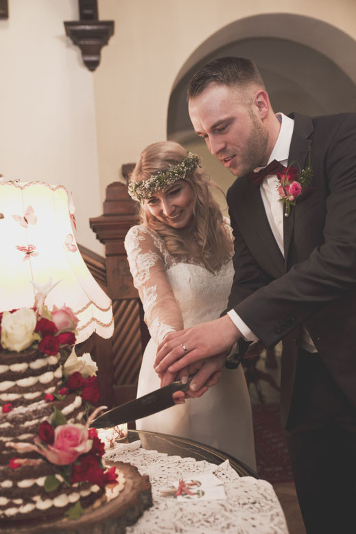 Hochzeitsfotograf Berlin Brandenburg Vintage Boho Wedding Schloss Heinrichshorst Winter Blumenkranz
