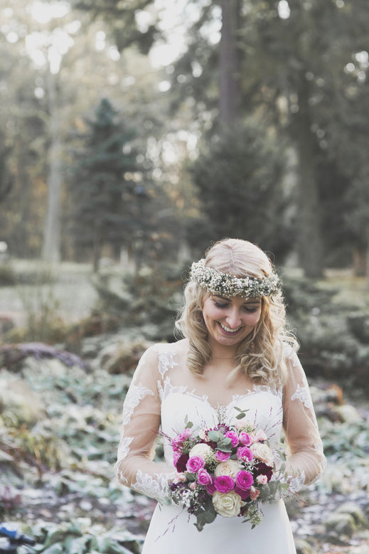 Hochzeitsfotograf Berlin Brandenburg Vintage Boho Wedding Schloss Heinrichshorst Winter Blumenkranz