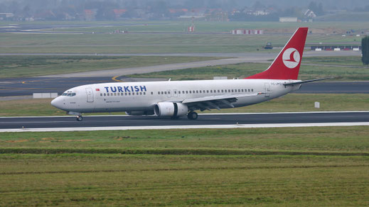 --- Boeing 737-800 --- TC-JFO --- First Flight: 1999 --- MSN: 29777 --- Brussels National (BRU - EBBR) 2004
