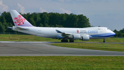 --- Boeing 747-400F --- B-18705 --- First Flight: 2001 --- MSN: 30762 --- Luxembourg Findel (LUX - ELLX) 2005