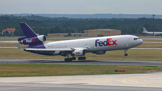 McDonnell Douglas MD-11F -- N589FE -- First Flight: 1992 -- MSN: 48491 Frankfurt Rhein-Main (FRA - EDDF) 2005