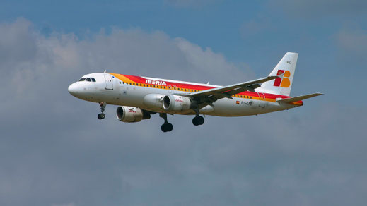 ---- Airbus A320-200 ---- EC-GRE ---- First Flight: 1990 ----- MSN: 134 ---- Brussels National (BRU - EBBR) 2006
