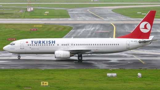 --- Boeing 737-800 --- TC-JFC --- First Flight: 1998 --- MSN: 29765 --- Dusseldorf Rhein-Ruhr (DUS - EDDL) 2005