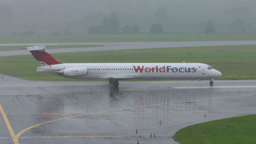 McDonnell Douglas MD-83 --- TC-AKL --- First Flight: 1994 --- MSN: 53184 Dusseldorf Rhein-Ruhr (DUS - EDDL) 2005