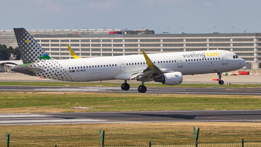 Airbus A321-200"Sharklets" --- EC-NLX --- First Flight: 2015 --- MSN: 6629 Brussels National (BRU - EBBR) 2025