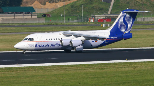 ---- BAe Avro RJ85 ---- OO-DJT ---- First Flight: 1996 ---- MSN: 2294 ---- Brussels National (BRU - EBBR) 2004