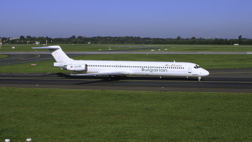 McDonnell Douglas MD-82 --- LZ-LDZ --- First Flight: 1990 --- MSN: 49930 Dusseldorf Rhein-Ruhr (DUS - EDDL) 2004
