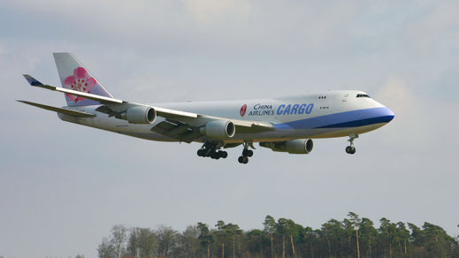 --- Boeing 747-400F --- B-18712 --- First Flight: 2003 --- MSN: 33729 --- Luxembourg Findel (LUX - ELLX) 2005