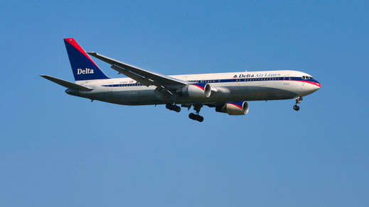 --- Boeing 767-300ER --- N175DN --- First Flight: 1990 --- MSN: 24803 --- Frankfurt Rhein-Main (FRA - EDDF) 2006