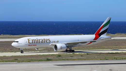 ---- Boeing 777-F --- A6-EFG --- First Flight: 2012 --- MSN: 35613 ---- Willemstad/Curacao Hato (CUR - TNCC) 2016
