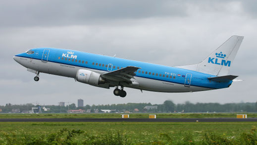 --- Boeing 737-300 --- PH-BDI --- First Flight: 1987 --- MSN: 23544 --- Amsterdam Schiphol (AMS - EHAM) 2005