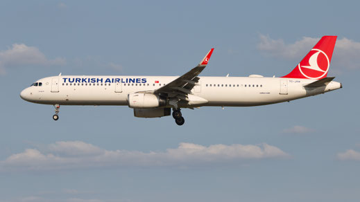 -- Airbus A321-200"Sharklets" -- TC-JTH -- First Flight: 2016 -- MSN: 7029 -- Brussels National (BRU - EBBR) 2025