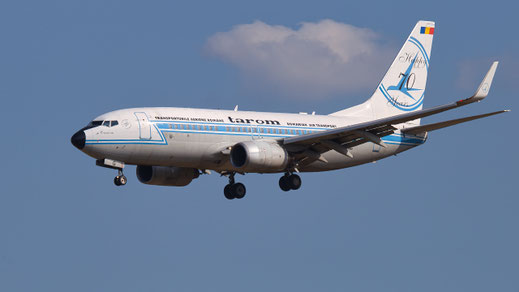 Boeing 737-700"Winglets" (*2) - YR-BGG - First Flight: 2001 - MSN: 28442 "Retro-livery" --- Brussels National (BRU - EBBR) 2025