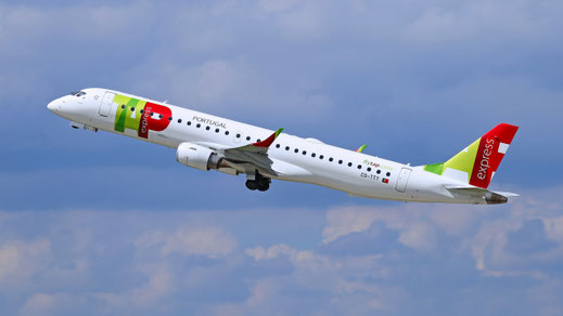 --- Embraer ERJ-195AR --- CS-TTY --- First Flight: 2013 --- MSN: 609 --- Dusseldorf Rhein-Ruhr (DUS - EDDL) 2017