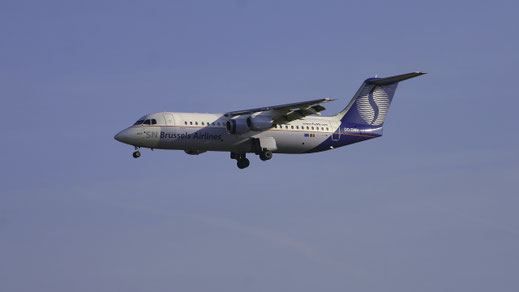 --- BAe Avro RJ100 --- OO-DWH (*1) --- First Flight: 1998 --- MSN: 3340 --- Brussels National (BRU - EBBR) 2006