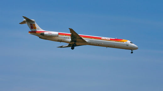 McDonnell Douglas MD-88 --- EC-FOG --- First Flight: 1992 --- MSN: 53306 Frankfurt Rhein-Main (FRA - EDDF) 2005