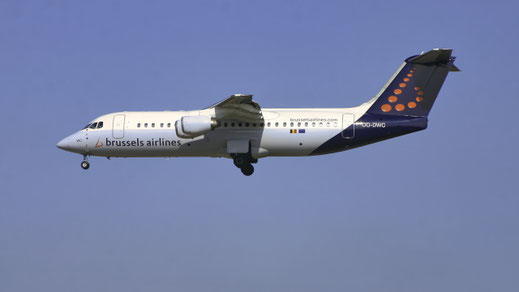 --- BAe Avro RJ100 --- OO-DWC (*3) --- First Flight: 1998 --- MSN: 3322 --- Brussels National (BRU - EBBR) 2007