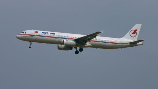 ---- Airbus A321-100 ---- TC-ONJ ---- First Flight: 1993 ---- MSN: 385 ---- Brussels National (BRU - EBBR) 2005