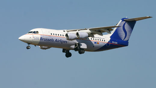 ---- BAe Avro RJ85 ---- OO-DJK (*1) ---- First Flight: 1995 ---- MSN: 2271 ---- Brussels National (BRU - EBBR) 2005