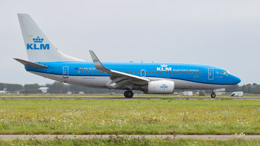- Boeing 737-700"Winglets" -- PH-BGM -- First Flight: 2011 -- MSN: 39255 - Amsterdam Schiphol (AMS - EHAM) 2024