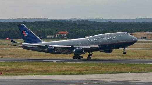 --- Boeing 747-400 --- N197UA --- First Flight: 1997 --- MSN: 26901 --- Frankfurt Rhein-Main (FRA - EDDF) 2005