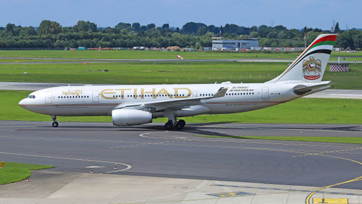 --- Airbus A330-200 --- A6-EYM --- First Flight: 2007 --- MSN: 824 --- Dusseldorf Rhein-Ruhr (DUS - EDDL) 2017