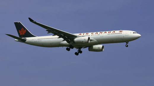 --- Airbus A330-300 --- C-GHKX --- First Flight: 2001 --- MSN: 412 --- Frankfurt Rhein-Main (FRA - EDDF) 2005