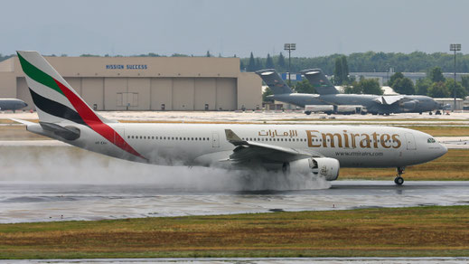 ---- Airbus A330-200 ---- A6-EAH ---- First Flight: 2001 ---- MSN: 409 ---- Frankfurt Rhein-Main (FRA - EDDF) 2005