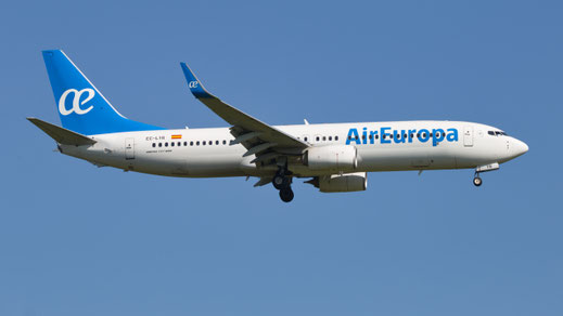 - Boeing 737-800"Winglets" - EC-LYR - First Flight: 2013 - MSN: 36595 - Frankfurt Rhein-Main (FRA - EDDF) 2024