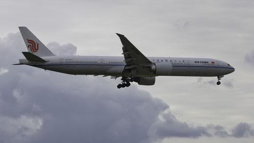 --- Boeing 777-300ER --- B-2040 --- First Flight: 2013 --- MSN: 38680 --- Frankfurt Rhein-Main (FRA - EDDF) 2023