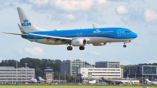 - Boeing 737-800"Winglets" -- PH-BCE -- First Flight: 2014 -- MSN: 42151 - Amsterdam Schiphol (AMS - EHAM) 2024
