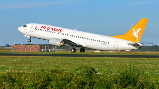--- Boeing 737-400 --- TC-APR --- First Flight: 1990 --- MSN: 24685 --- Amsterdam Schiphol (AMS - EHAM) 2005