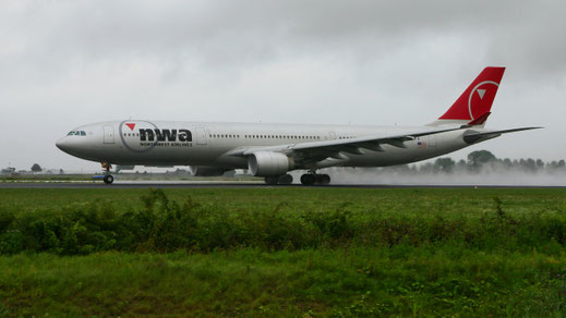 --- Airbus A330-300 --- N801NW --- First Flight: 2003 --- MSN: 524 --- Amsterdam Schiphol (AMS - EHAM) 2005