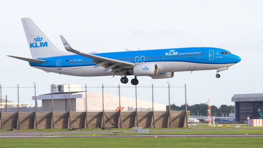 - Boeing 737-800"Winglets" -- PH-BGC -- First Flight: 2008 -- MSN: 30361 - Amsterdam Schiphol (AMS - EHAM) 2024