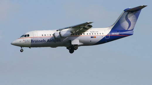 ---- BAe Avro RJ85 ---- OO-DJZ ---- First Flight: 1997 ---- MSN: 2305 ---- Brussels National (BRU - EBBR) 2006