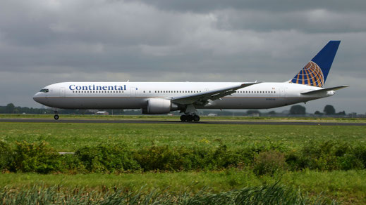 --- Boeing 767-400ER --- N76055 --- First Flight: 2001 --- MSN: 29450 --- Amsterdam Schiphol (AMS - EHAM) 2006