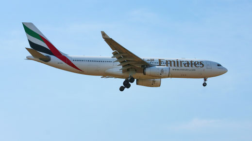 ---- Airbus A330-200 ---- A6-EAL ---- First Flight: 2002 ---- MSN: 462 ---- Frankfurt Rhein-Main (FRA - EDDF) 2005