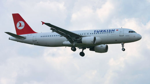 ---- Airbus A320-200 ---- TC-JLE ---- First Flight: 1999 ---- MSN: 992 ---- Frankfurt Rhein-Main (FRA - EDDF) 2006