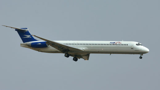 McDonnell Douglas MD-88 --- EC-JKC --- First Flight: 1993 --- MSN: 53351 Tenerife Sur / Reina Sofia (TFS - GCTS) 2006