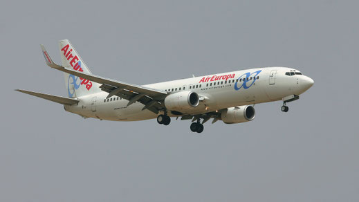 - Boeing 737-800"Winglets" - EC-III - First Flight: 2002 - MSN: 30284 - Tenerife Sur / Reina Sofia (TFS - GCTS) 2006