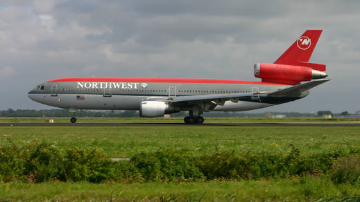 McDonnell Douglas DC10-30 - N236NW - First Flight: 1974 - MSN: 46934 Amsterdam Schiphol (AMS - EHAM) 2005