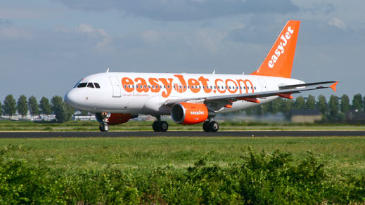 --- Airbus A319-100 --- G-EZIE --- First Flight: 2005 --- MSN: 2446 --- Amsterdam Schiphol (AMS - EHAM) 2005