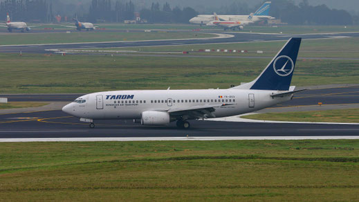 --- Boeing 737-700 (*1) --- YR-BGG --- First Flight: 2001 --- MSN: 28442 --- Brussels National (BRU - EBBR) 2004