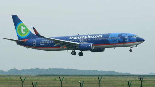 Boeing 737-800"Winglets" -- PH-HSV -- First Flight: 2004 -- MSN: 33016 Brussels National (BRU - EBBR) 2008