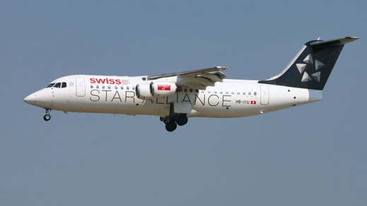 ----- BAe Avro RJ100 ----- HB-IYU ----- First Flight: 2000 ----- MSN: 3379 ----- "Star Alliance" ----- Brussels National (BRU - EBBR) 2007