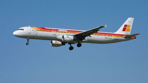 ---- Airbus A321-200 ---- EC-ILO ---- First Flight: 2002 ---- MSN: 1681 ---- Brussels National (BRU - EBBR) 2007