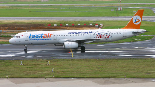 --- Airbus A321-100 --- TC-TUC --- First Flight: 1996 --- MSN: 614 --- Dusseldorf Rhein-Ruhr (DUS - EDDL) 2007