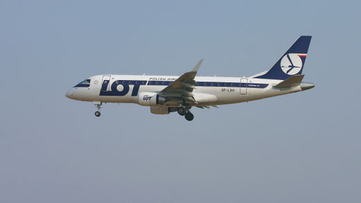 --- Embraer ERJ-170LR --- SP-LDH (*1) --- First Flight: 2005 --- MSN: 69 --- Brussels National (BRU - EBBR) 2005